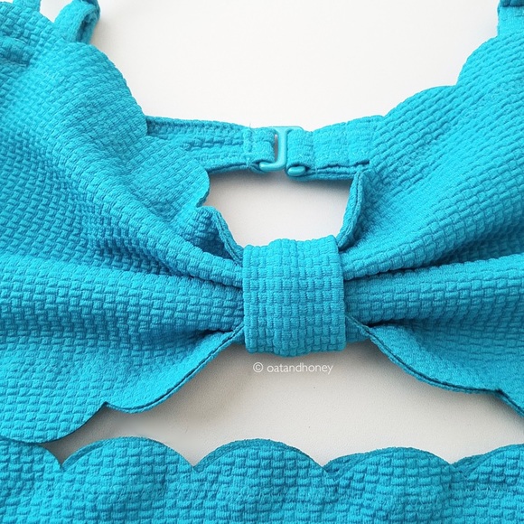 Old Navy Jacquard Bandeau Scalloped Bikini - Picture 2 of 3